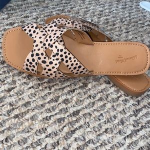 Universal Thread Slide Sandals